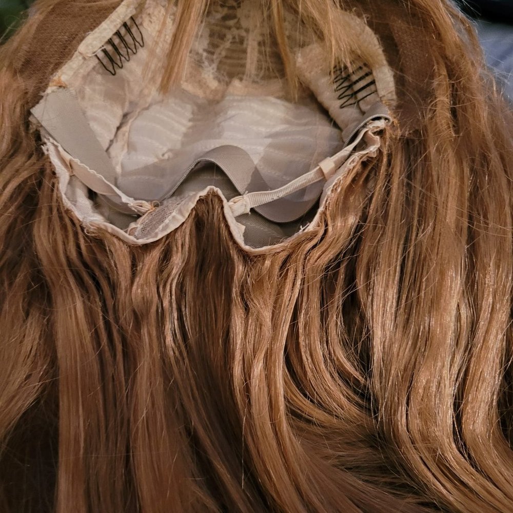 Wig - Picture 3 of 7
